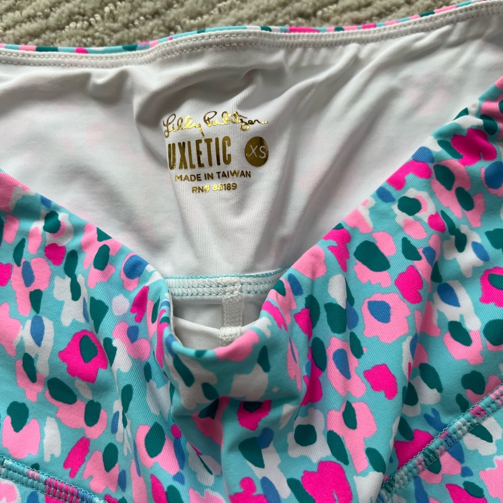 Lilly Pulitzer Luxletic Adlai Skort Hottie Dottie Pink/Turquoise/Teal XS - Picture 2 of 2